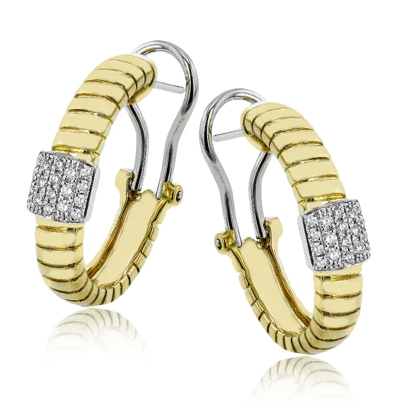 Huggie Hoop Earrings in 18K Gold with Diamonds