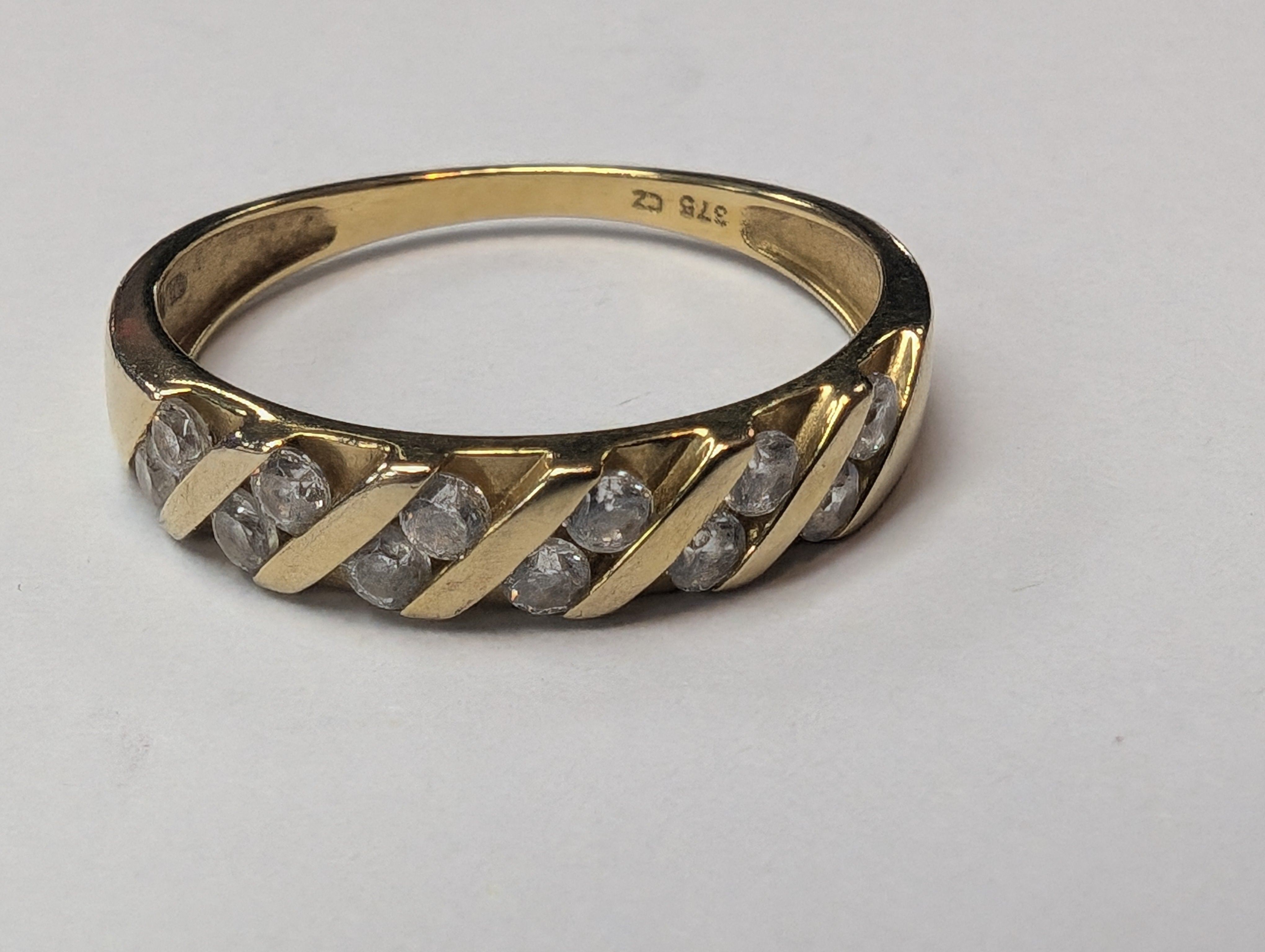 9CT GOLD RING WITH CZ STONES PRESTON STORE