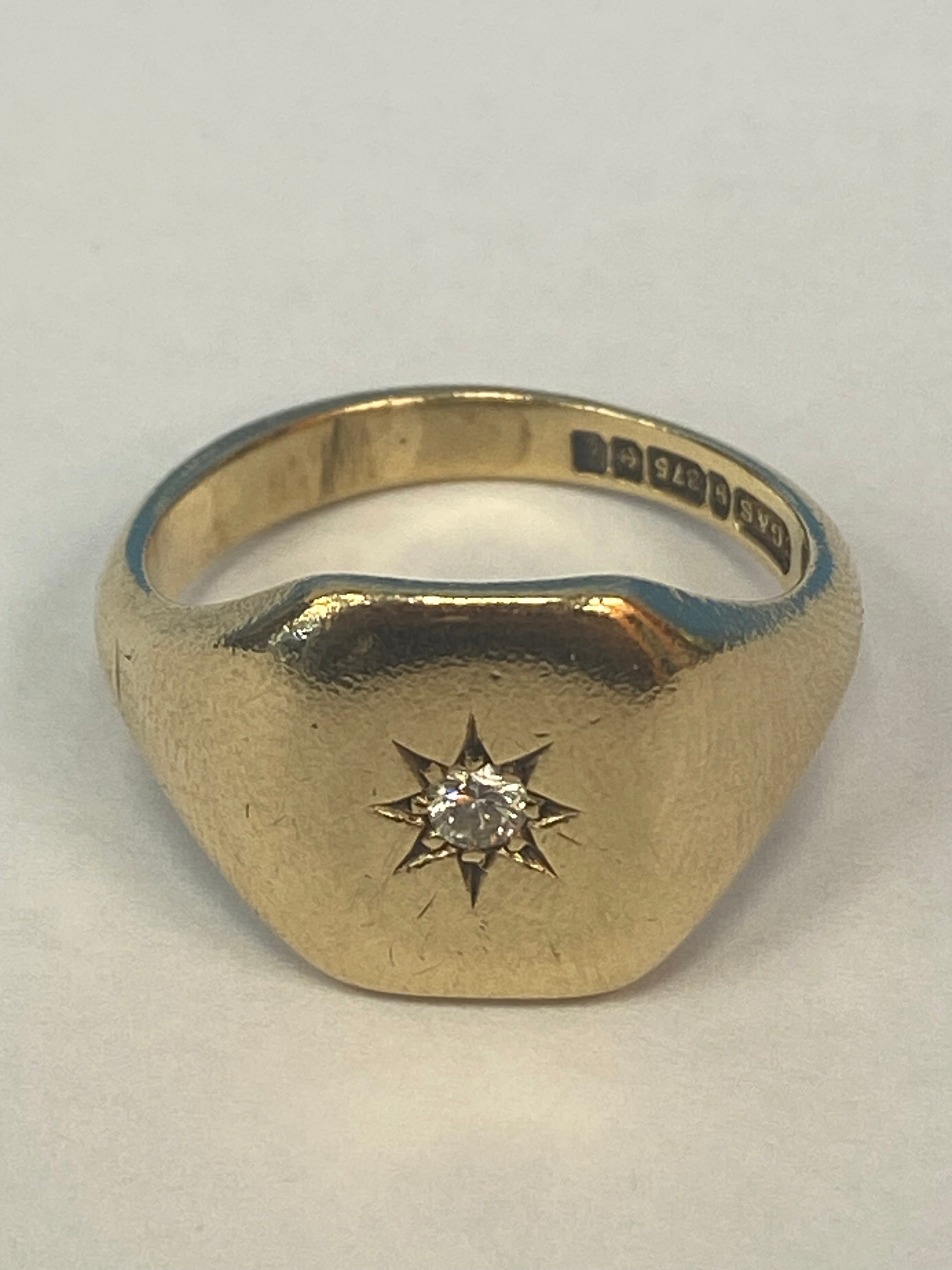 9CT GOLD SIGNET WITH STUNNING STONE RING