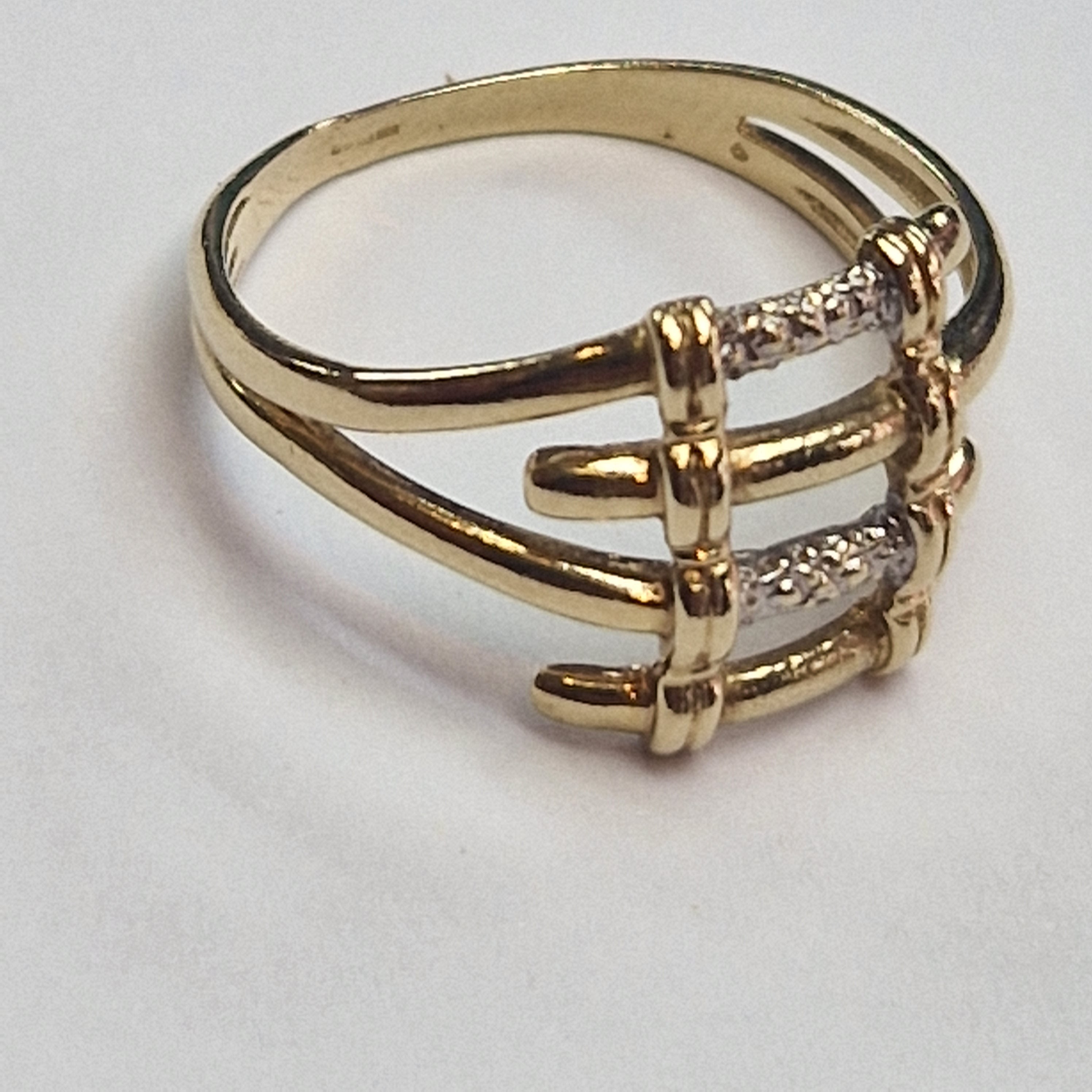 9CT GOLD SKELETON FINGER STYLE RING  2.59G SIZE R.5 PRESTON STORE